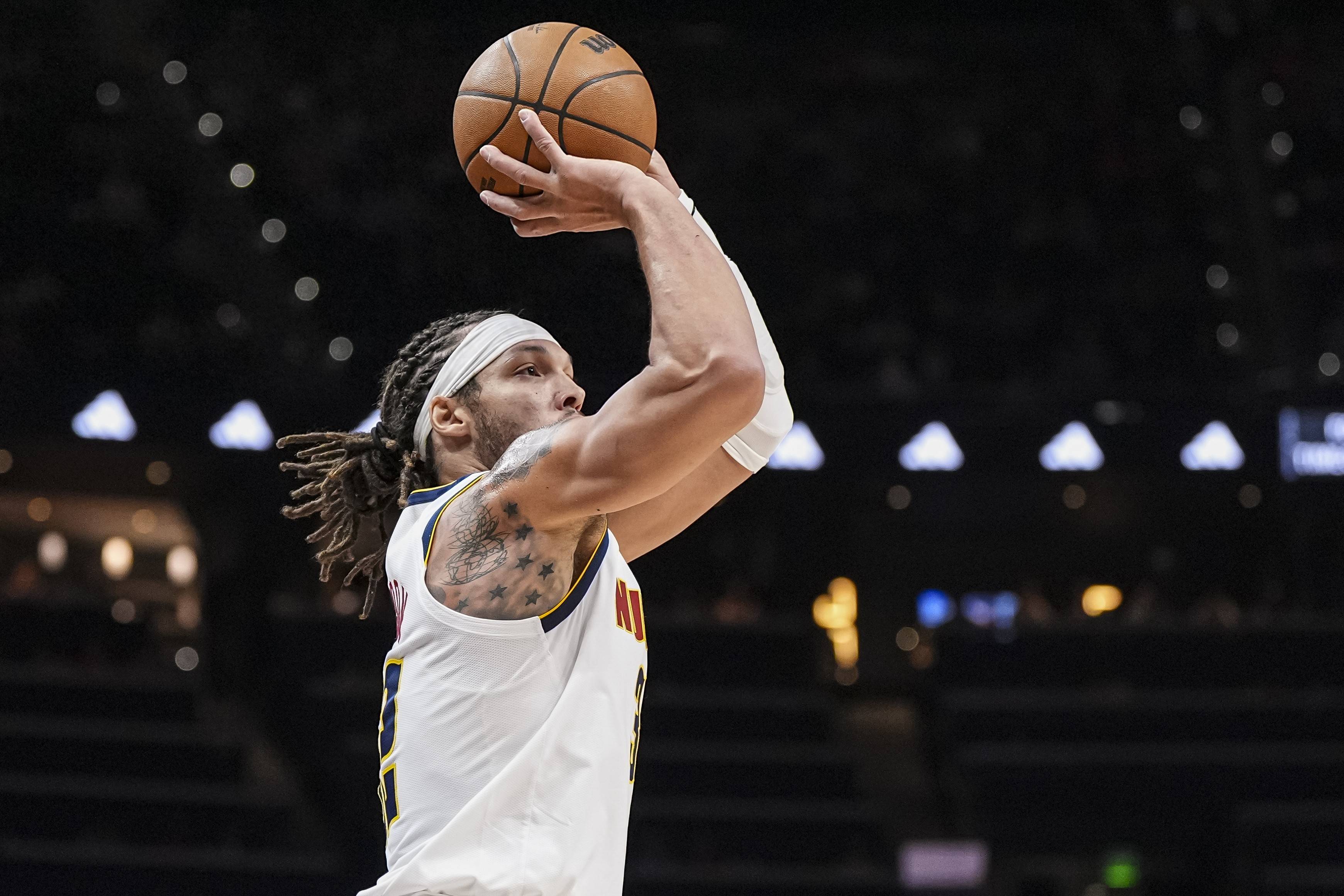 包含关键时刻止住颓势引欢呼亚特兰大更衣室发声备战NBA总决赛，萨克拉门托国王防线松动备战足总杯看傻球迷的词条